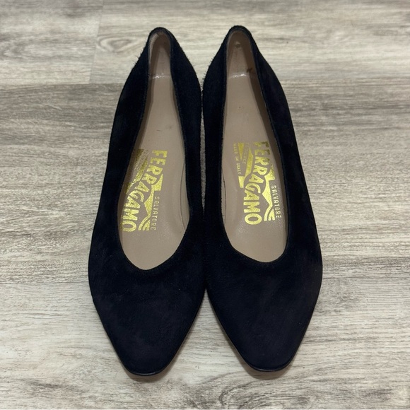 Salvatore Ferragamo VINTAGE RARE Black Suede Pumps Heels Size 5 WORN ONCE - Picture 3 of 11